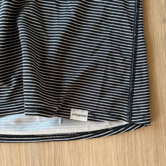 ** Patagonia Capilene Baselayer Shirt Size Small lightweight black white stripe - Picture 3 of 7